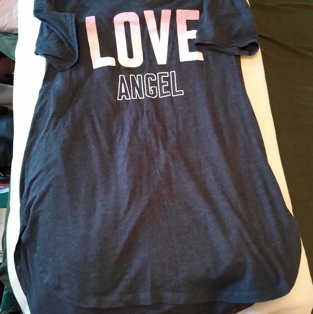 VS sleep tee